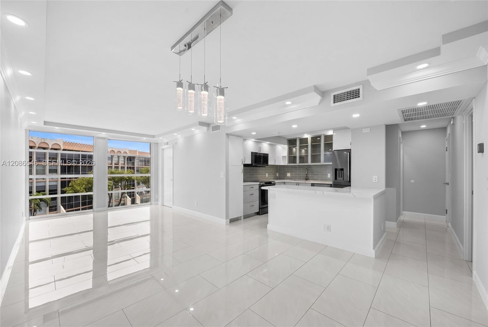 DESOTO · #411 in Hallandale Beach - Photo 5