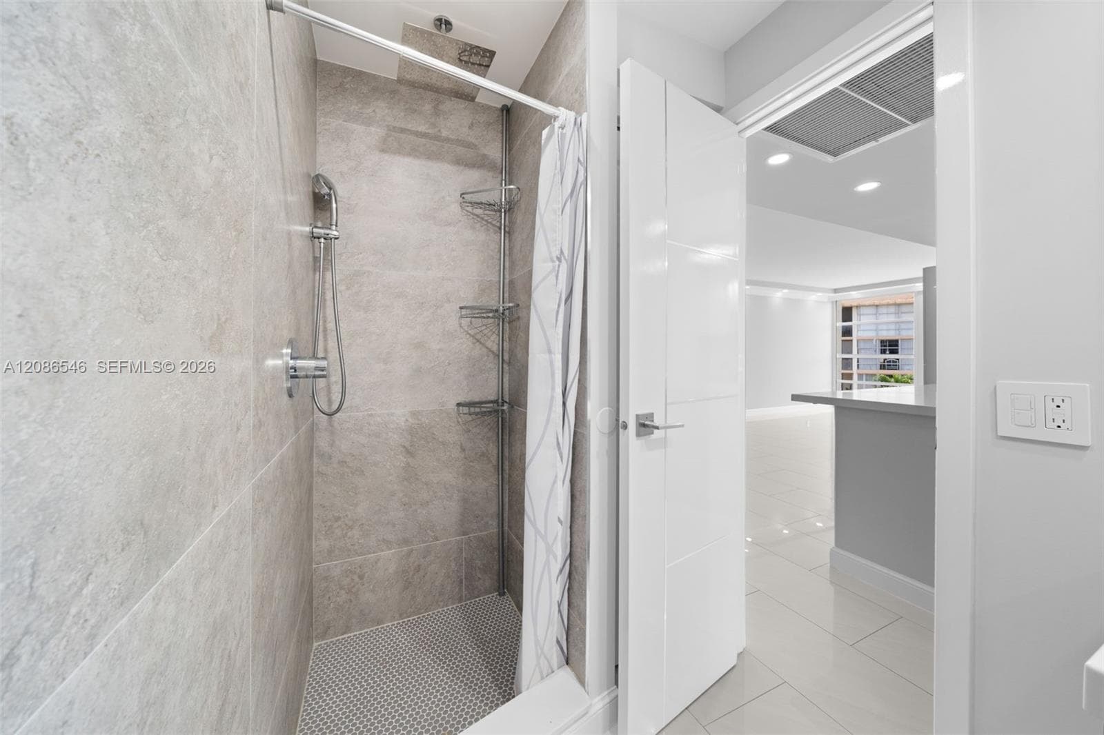 DESOTO · #411 in Hallandale Beach - Photo 24
