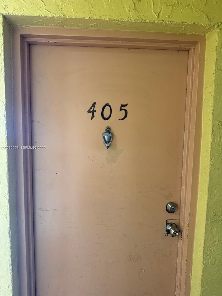 LAS ESTRELLAS CONDO · #405 in Hialeah - Photo 6