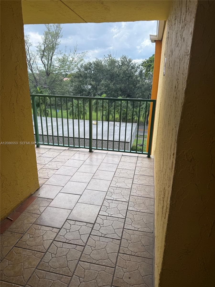 LAS ESTRELLAS CONDO · #405 in Hialeah - Photo 7