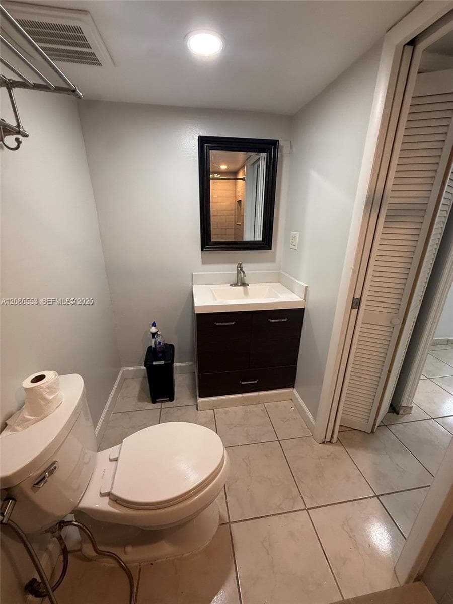 LAS ESTRELLAS CONDO · #405 in Hialeah - Photo 10