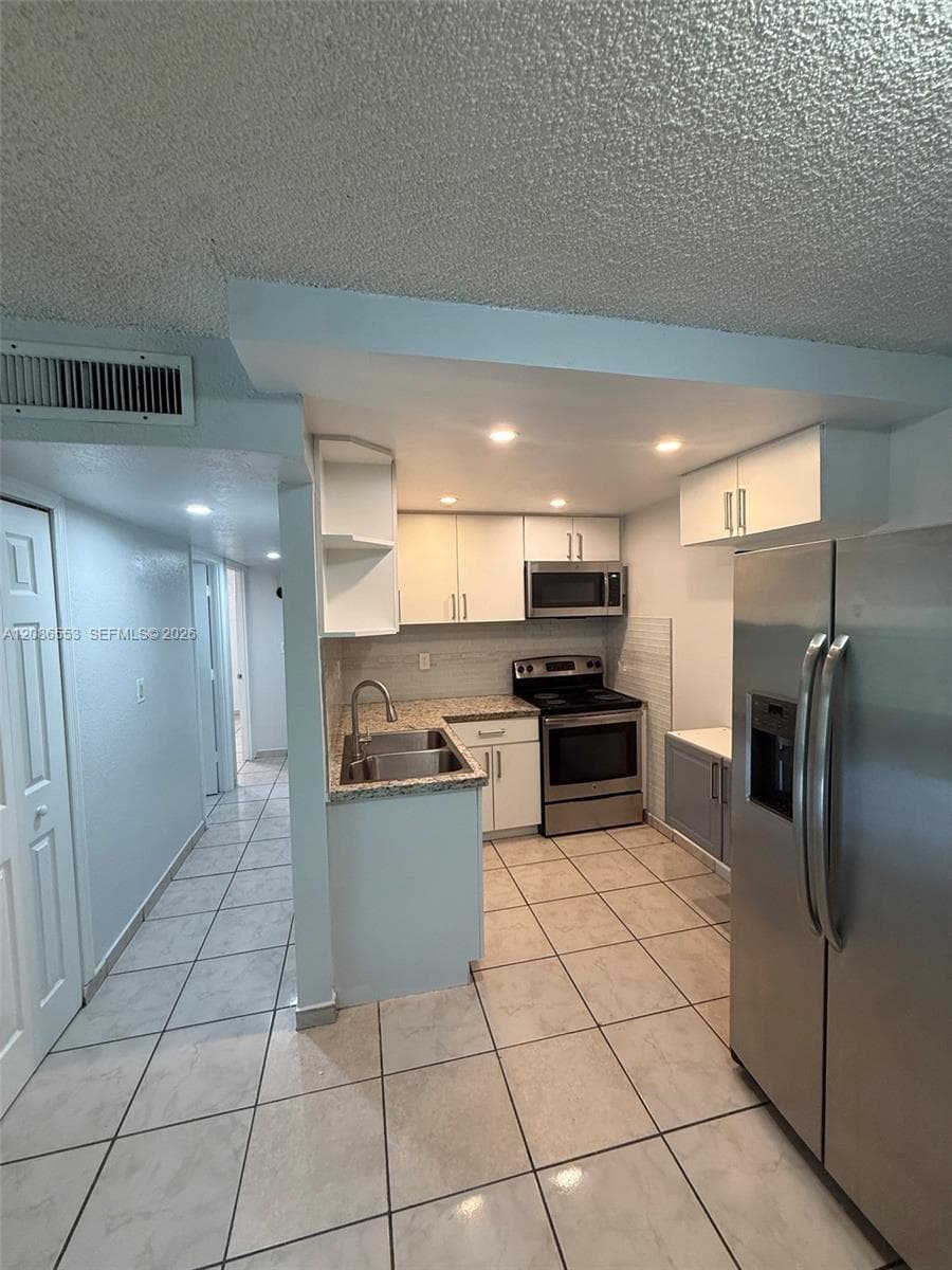 LAS ESTRELLAS CONDO · #405 in Hialeah - Photo 21