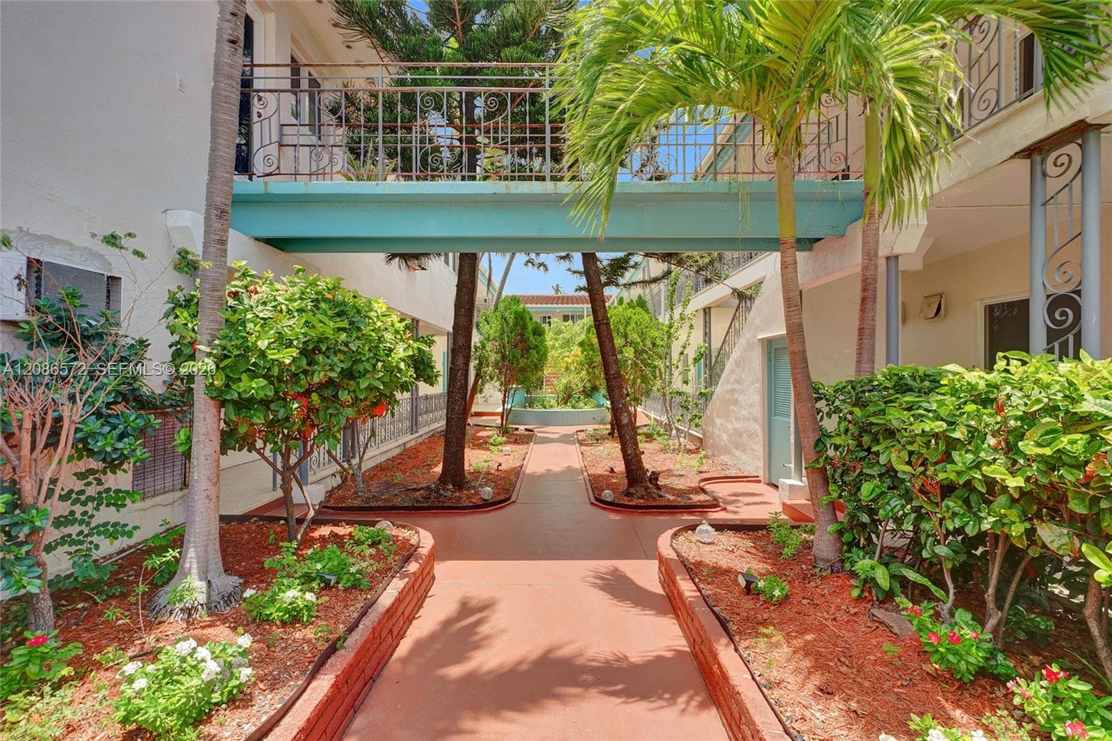 BLUE SKY CONDO · #15B in Miami Beach - Photo 2