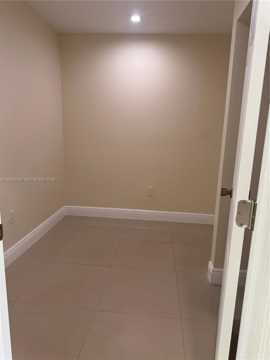 7075 NW 173rd Dr #1406 photo 12