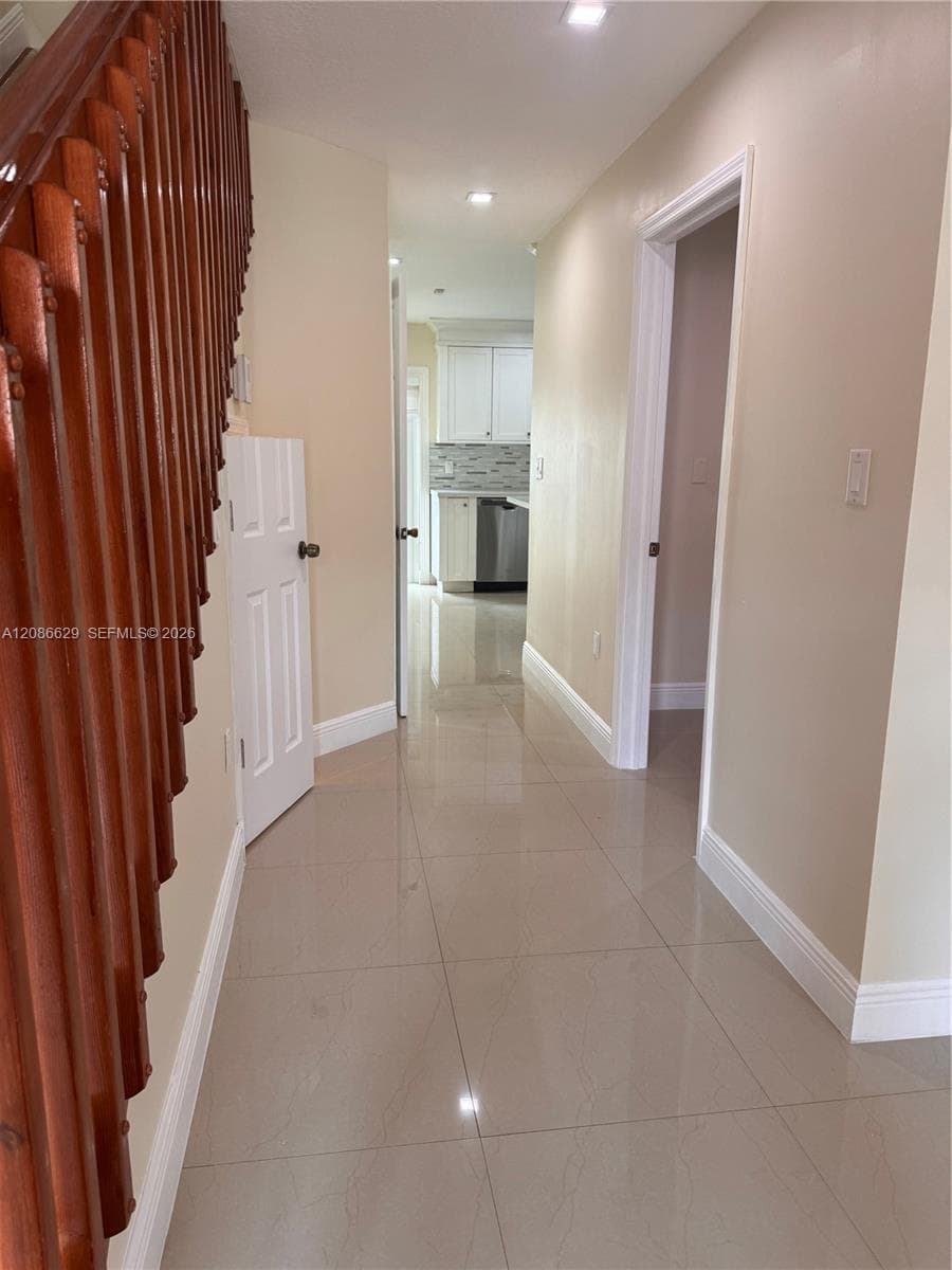 7075 NW 173rd Dr #1406 photo 4