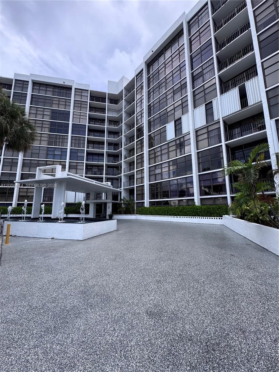 Ocean View East · #602 in Hallandale Beach - Photo 21