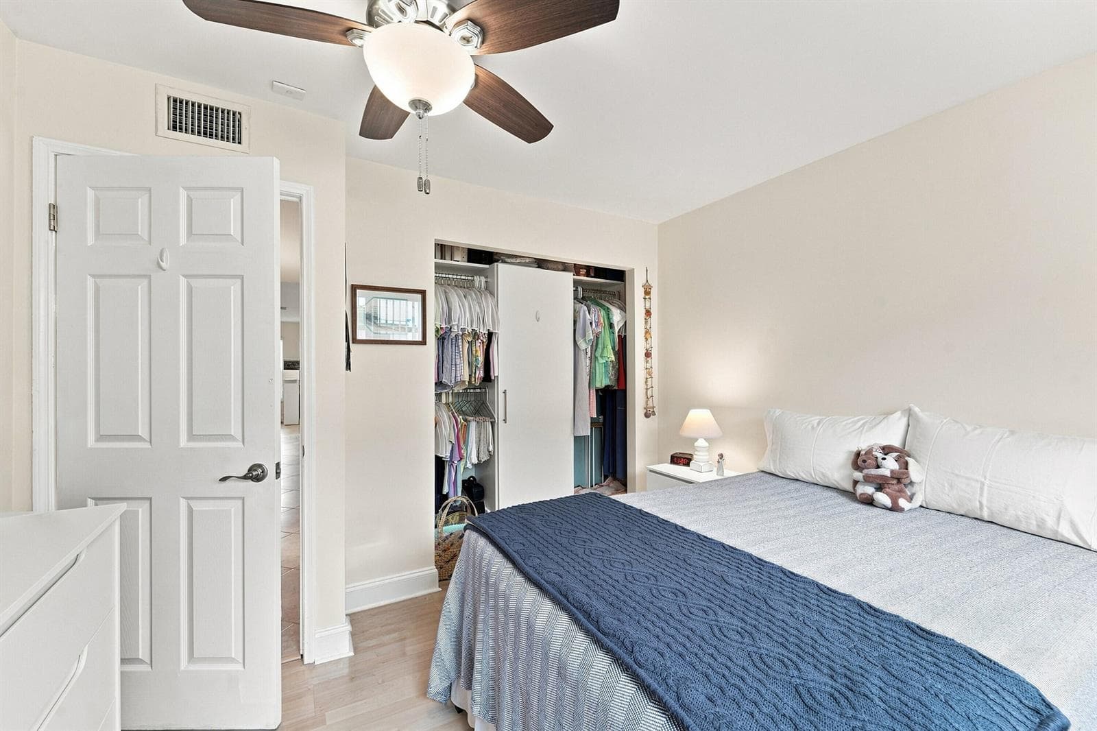 09_bedroom
