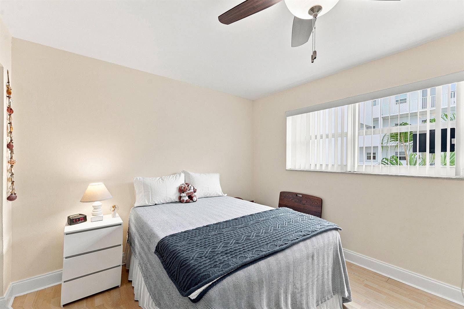 08_bedroom