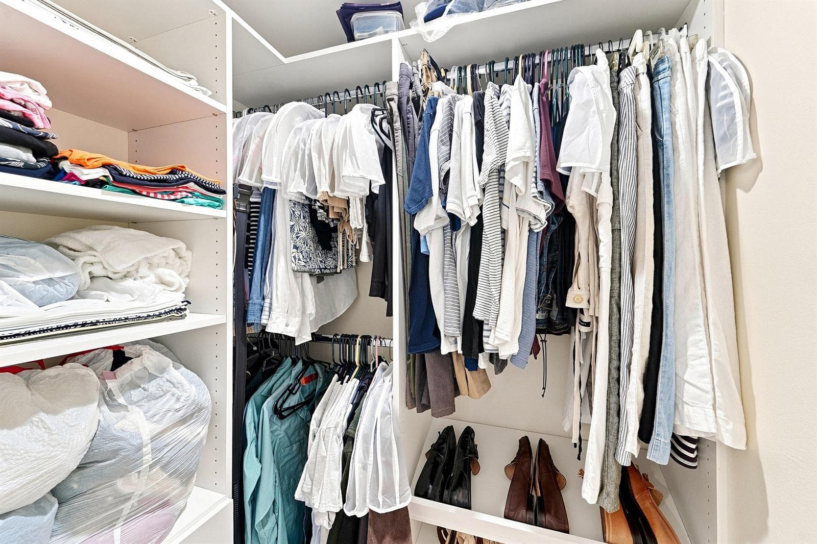 10_primary closet