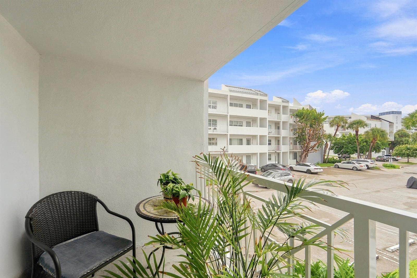 12_balcony