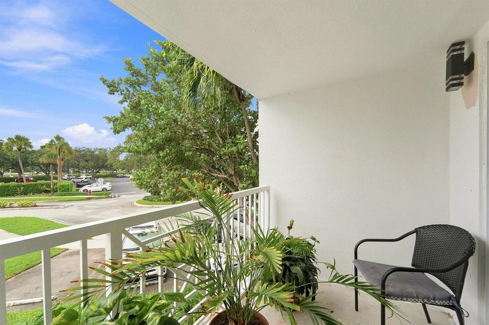 13_balcony