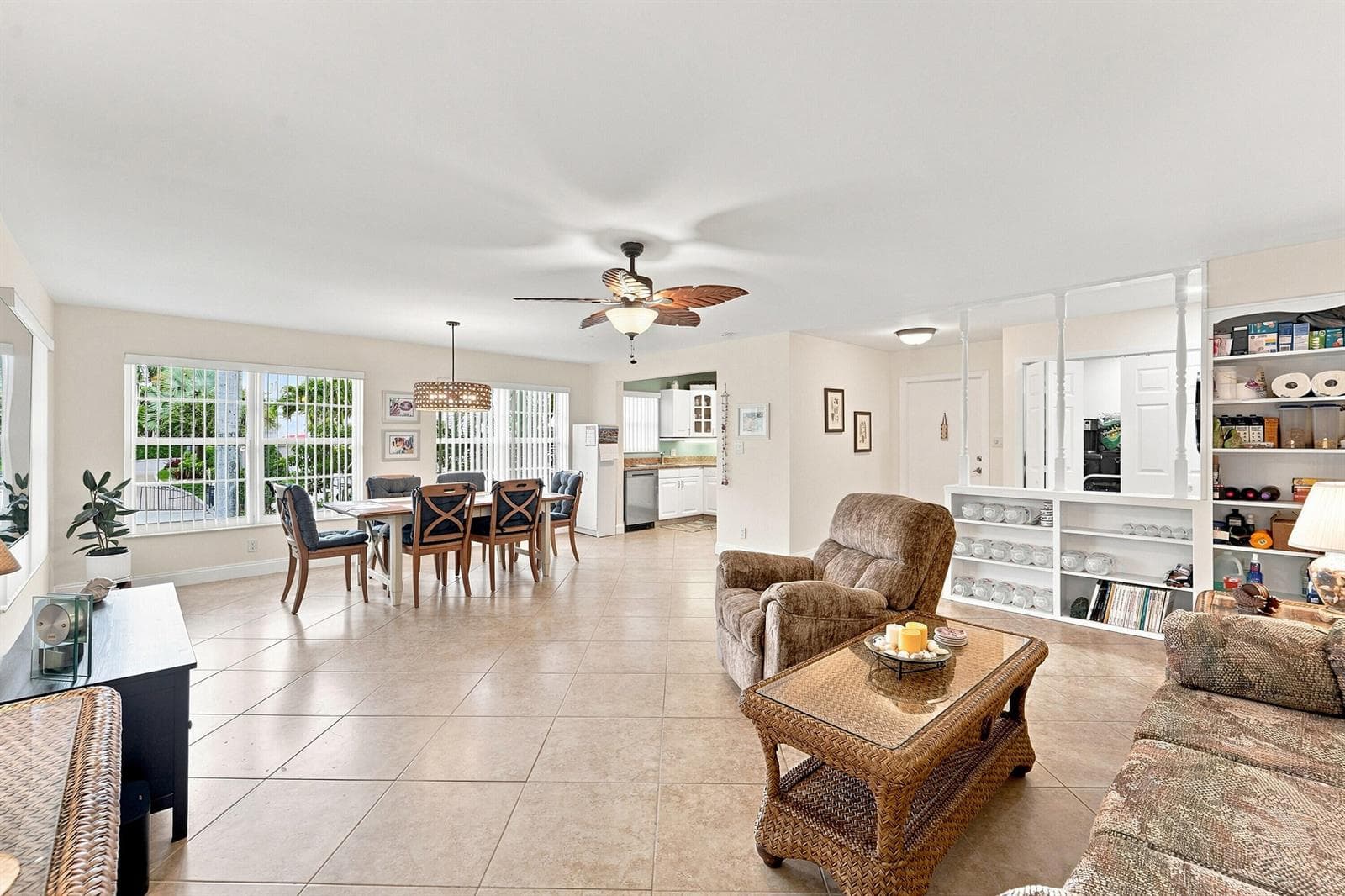 1_living room 2 CLQ 208C
