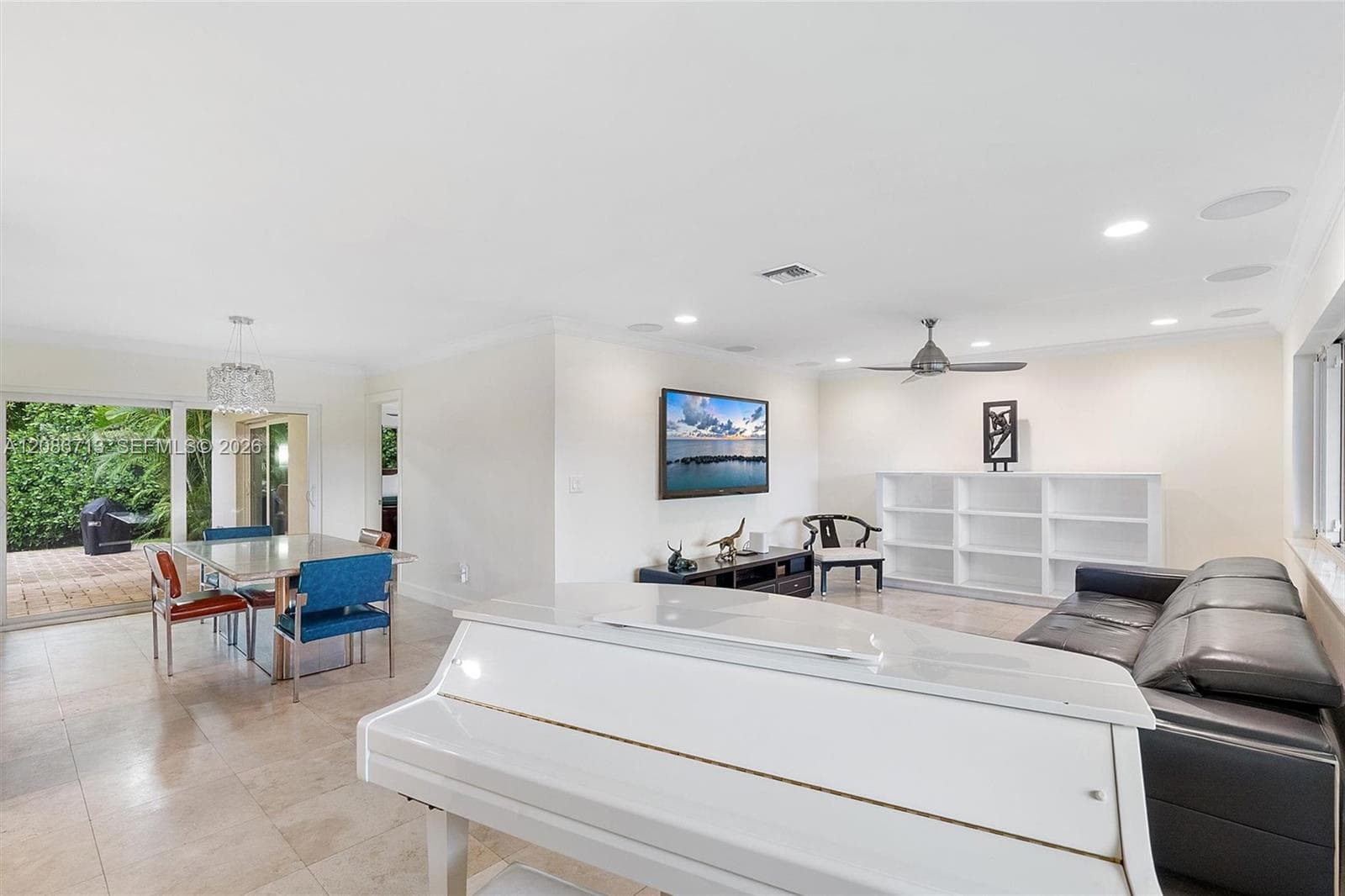 7111 Bamboo St photo 24