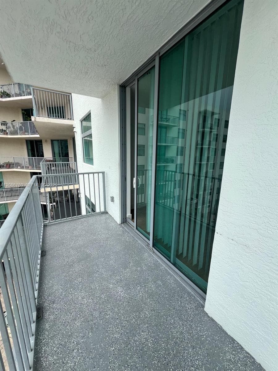 140 South Dixie Hwy · #810 in Hollywood - Photo 46