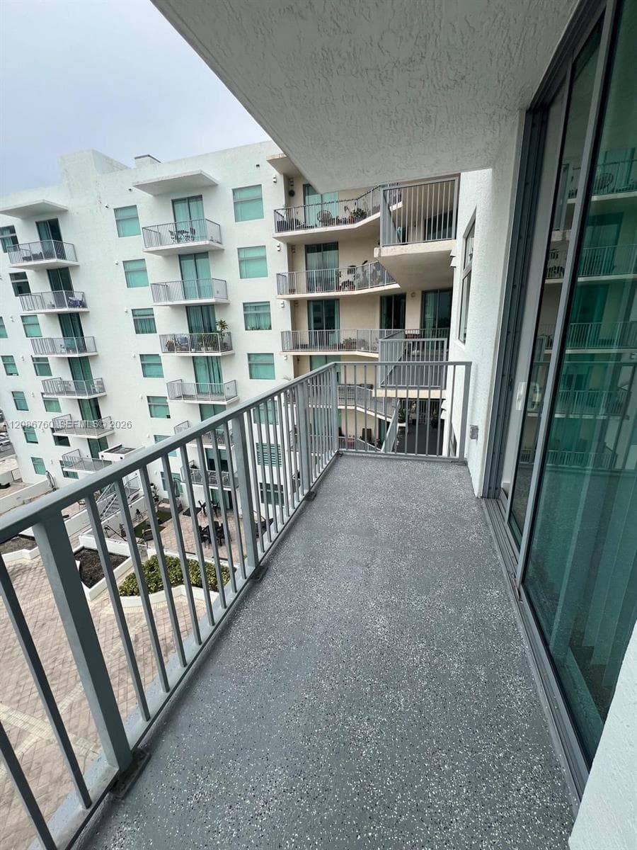 140 South Dixie Hwy · #810 in Hollywood - Photo 43