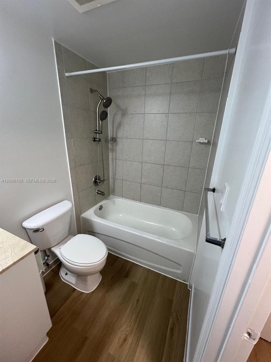 140 South Dixie Hwy · #810 in Hollywood - Photo 39