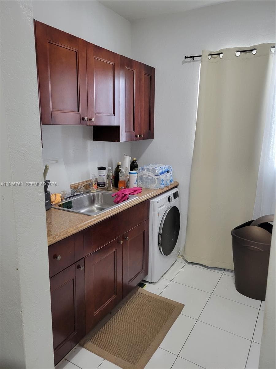LINCOLN PLACE CONDO · #11 in Miami Beach - Photo 2