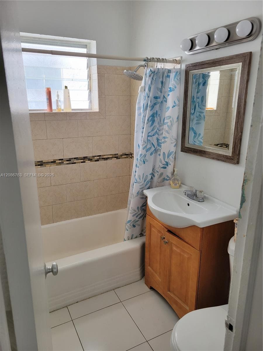 LINCOLN PLACE CONDO · #11 in Miami Beach - Photo 9