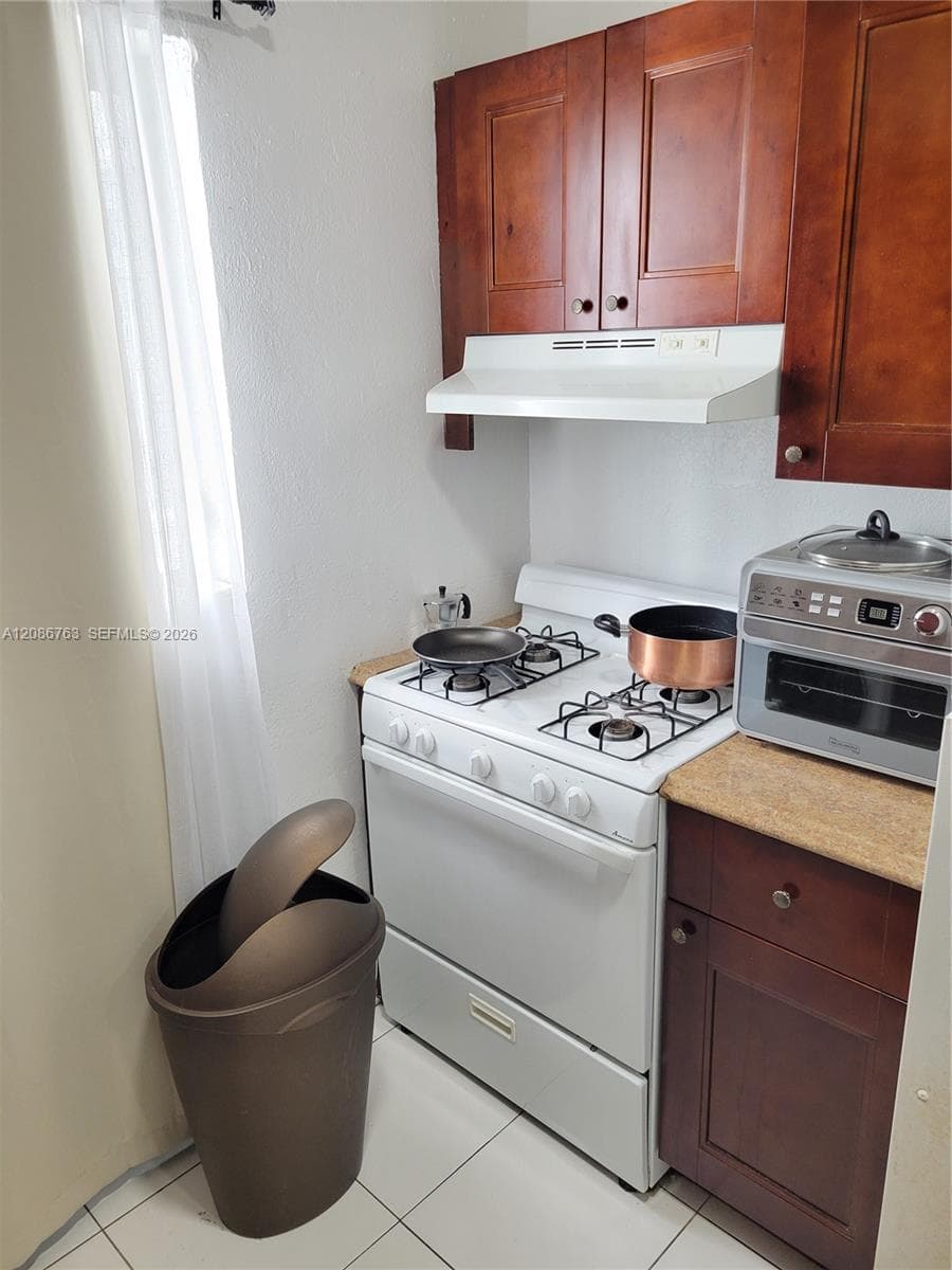 LINCOLN PLACE CONDO · #11 in Miami Beach - Photo 11
