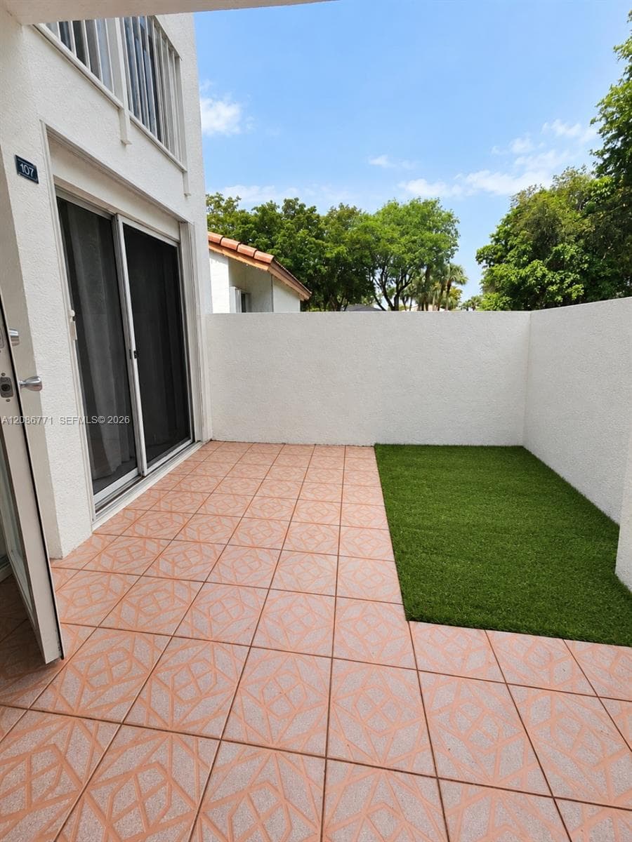Point Lake Condo · #107 in Miami - Photo 3