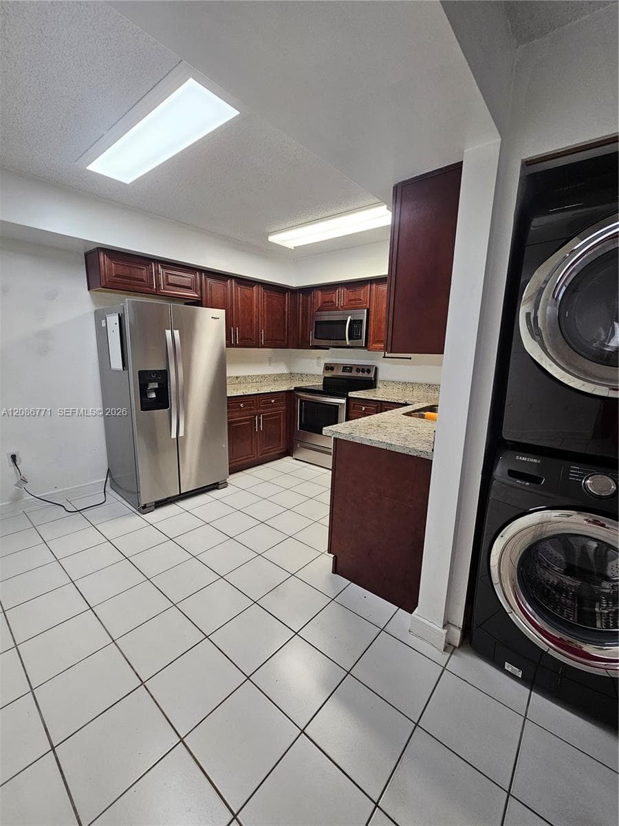 Point Lake Condo · #107 in Miami - Photo 10