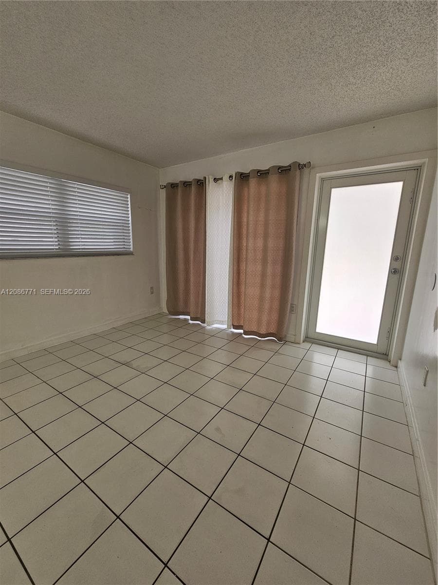 Point Lake Condo · #107 in Miami - Photo 14