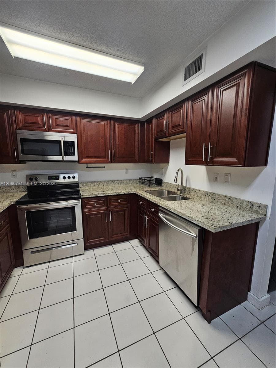 Point Lake Condo · #107 in Miami - Photo 11