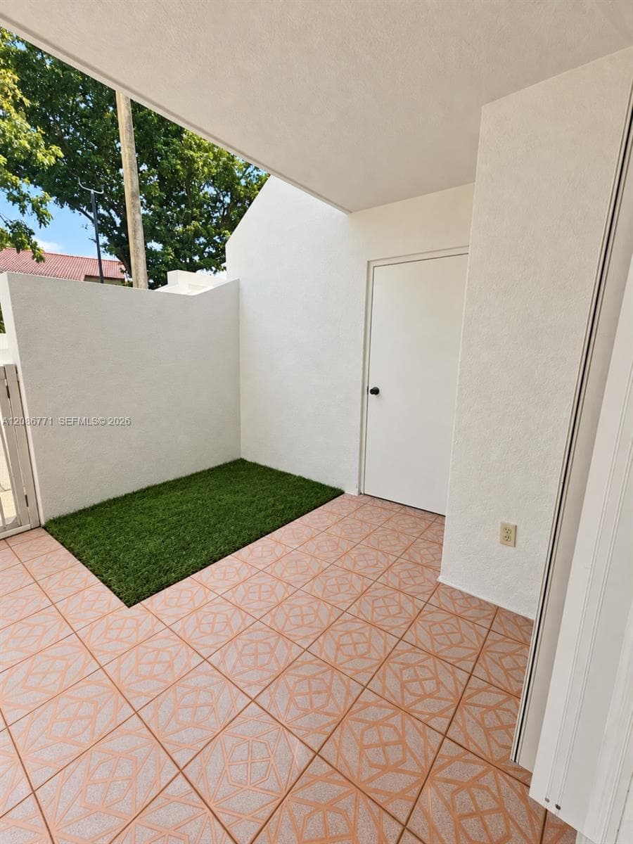 Point Lake Condo · #107 in Miami - Photo 4