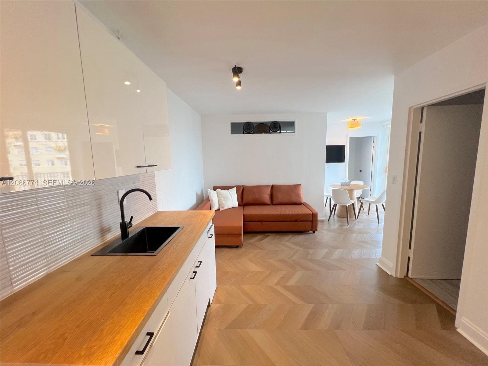 ISLANDER CONDO APTS · #604 in Miami Beach - Photo 2