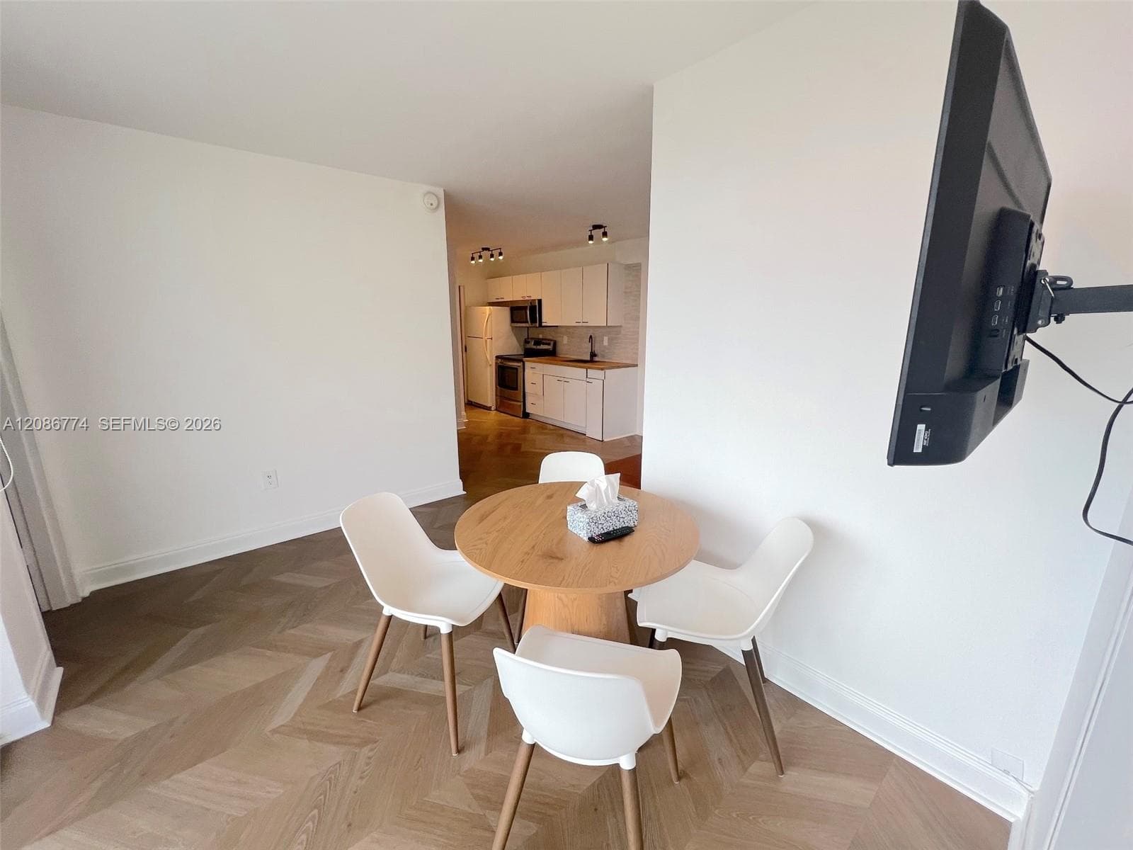 ISLANDER CONDO APTS · #604 in Miami Beach - Photo 7