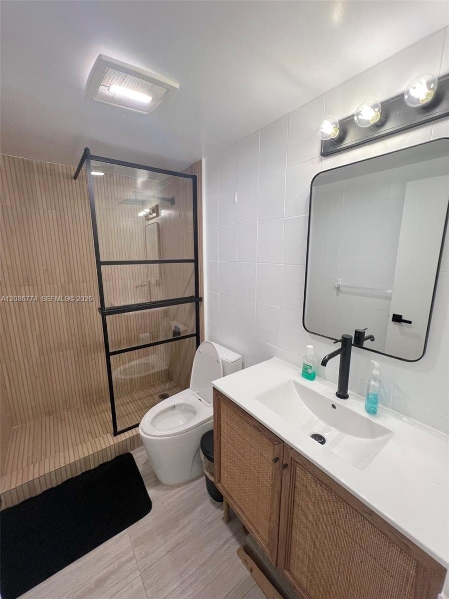 ISLANDER CONDO APTS · #604 in Miami Beach - Photo 11