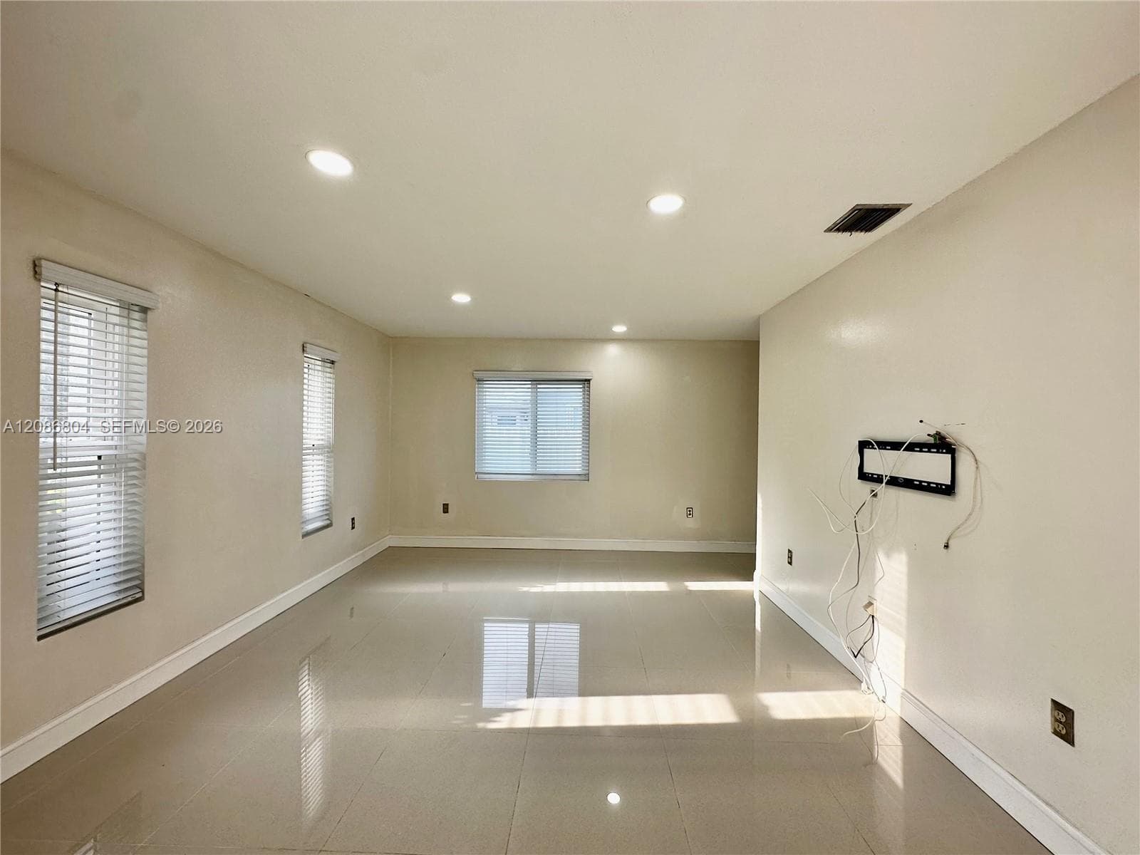 18155 SW 105th Ave photo 2