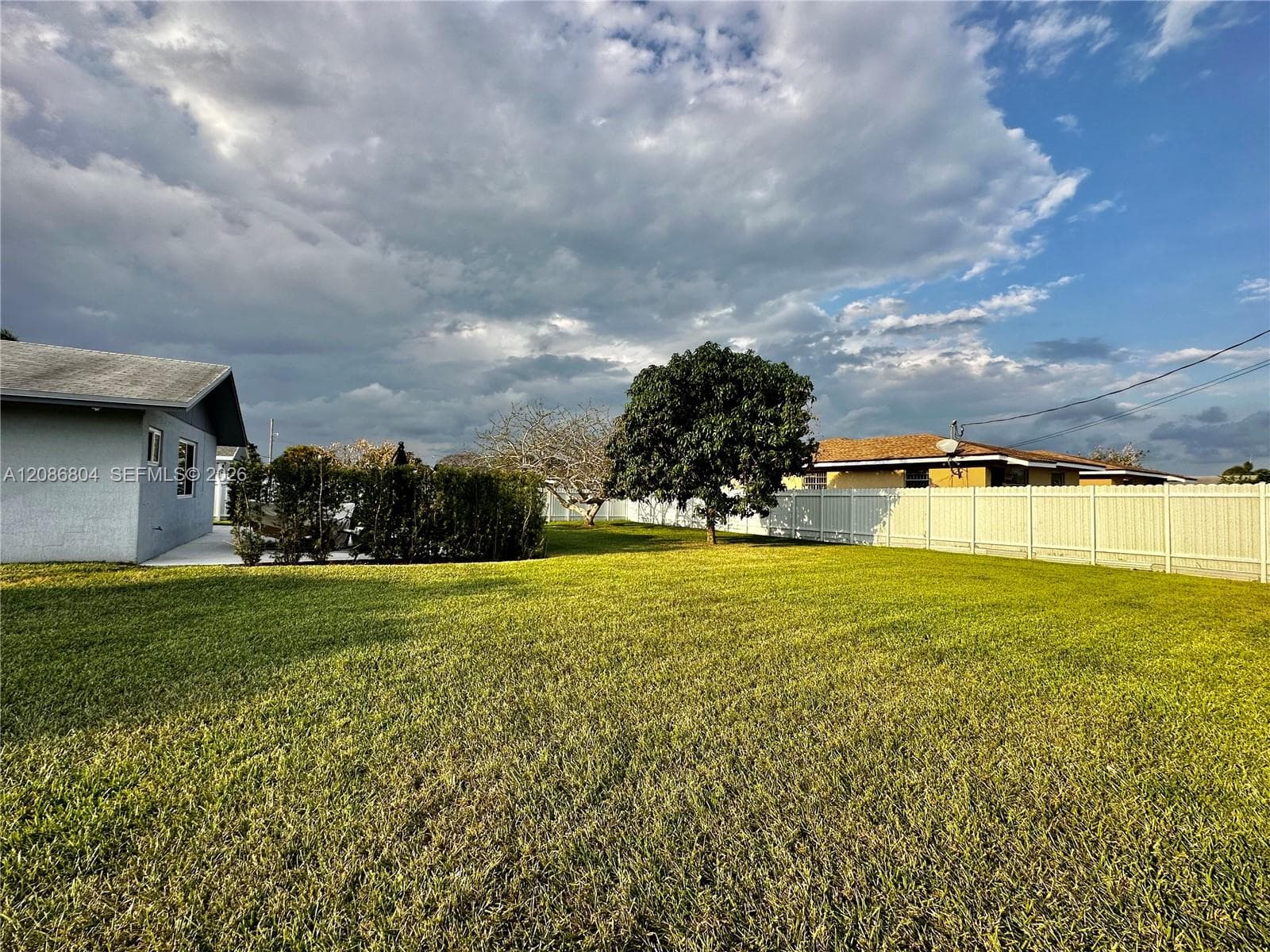 18155 SW 105th Ave photo 13