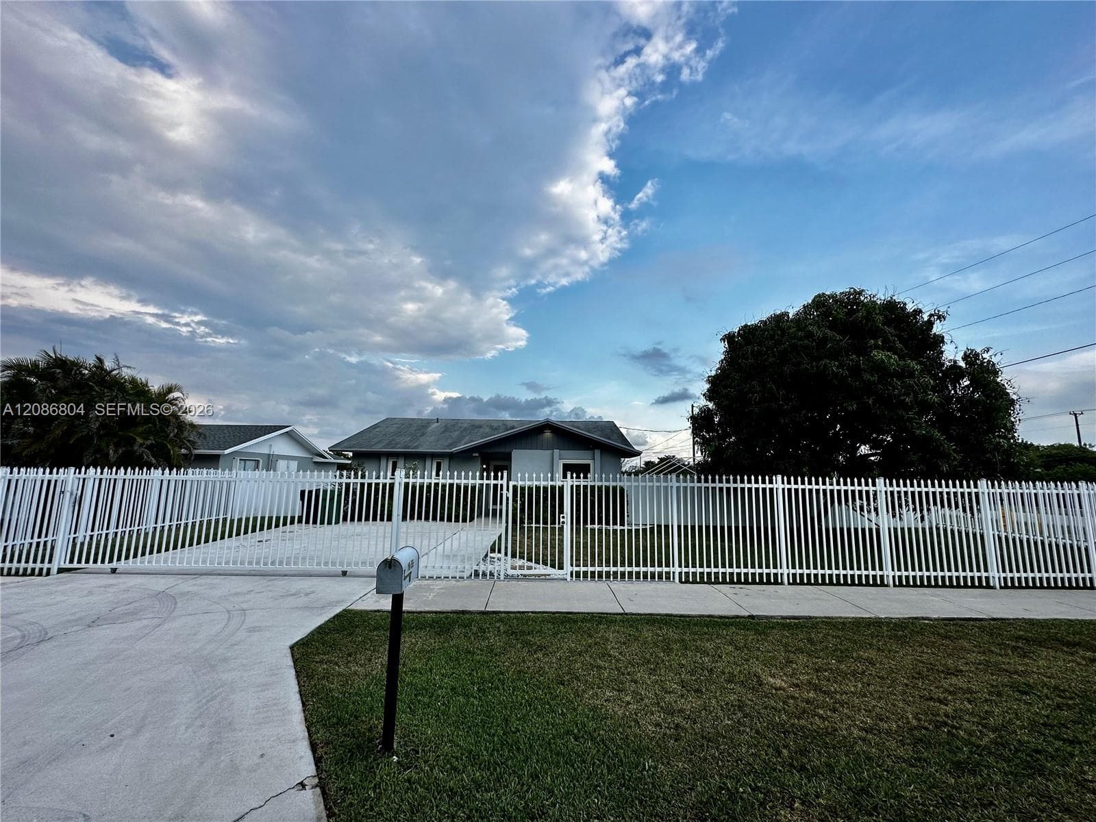 18155 SW 105th Ave photo 15