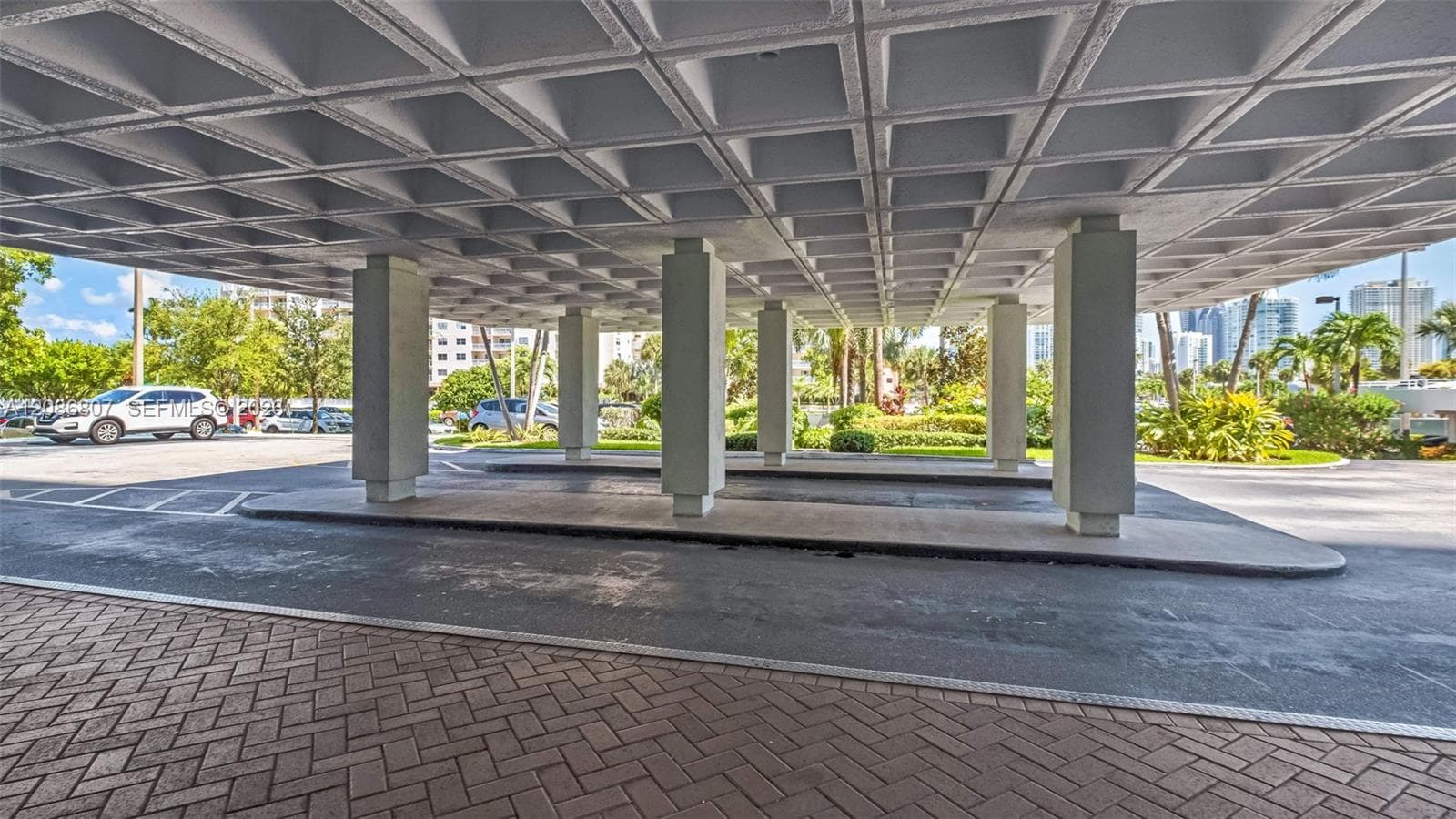 ARLEN HOUSE · #1420 in Sunny Isles Beach - Photo 39