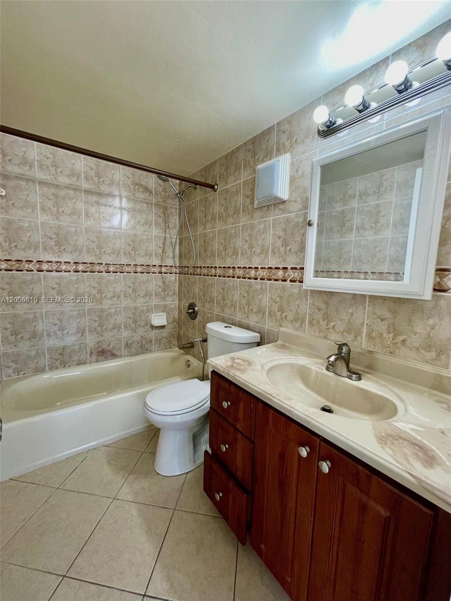 SON VIDA CONDO · #412 in Hialeah - Photo 12