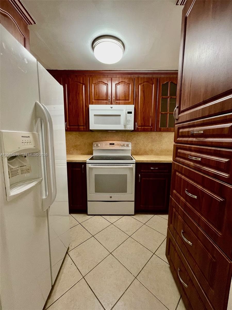 SON VIDA CONDO · #412 in Hialeah - Photo 7
