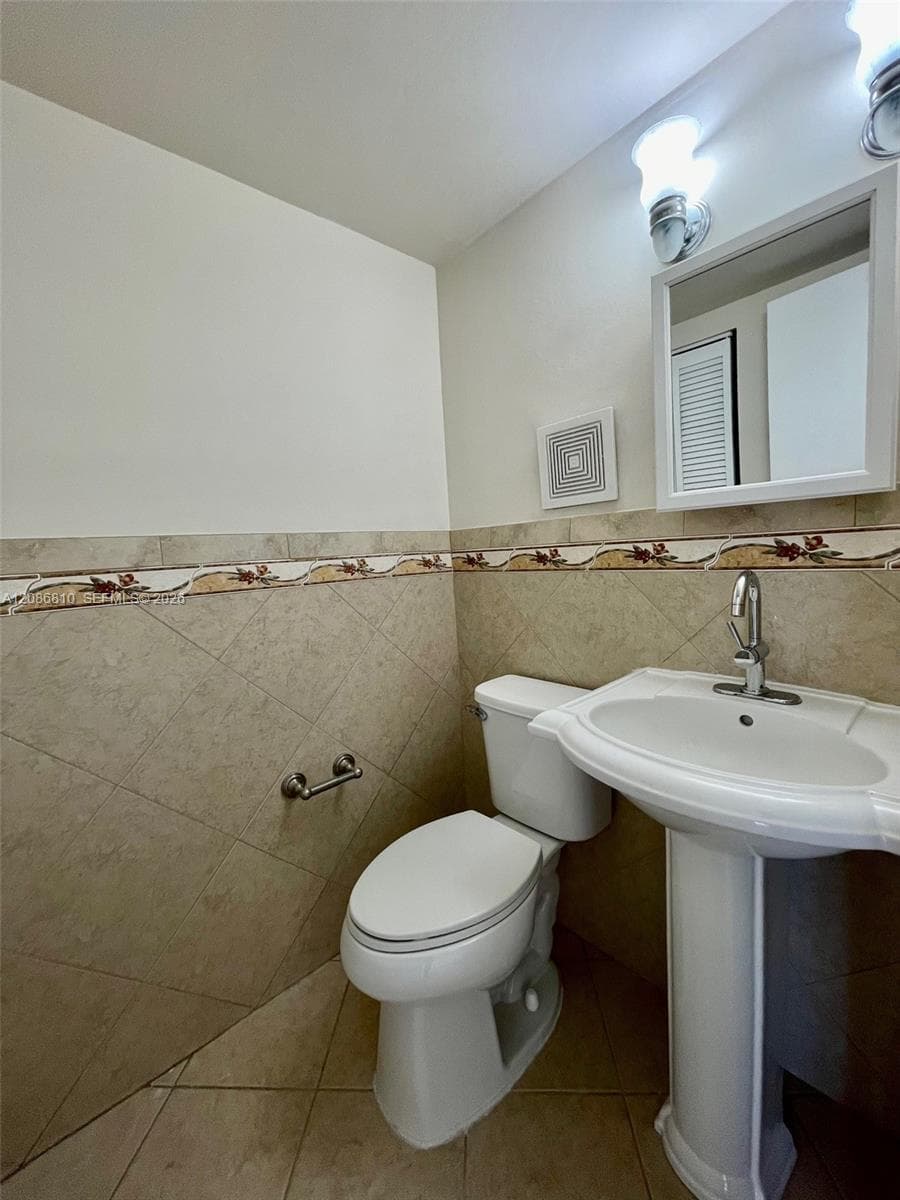 SON VIDA CONDO · #412 in Hialeah - Photo 10