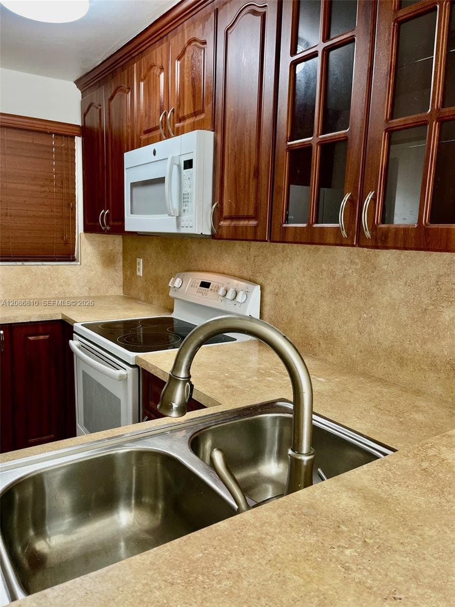 SON VIDA CONDO · #412 in Hialeah - Photo 15