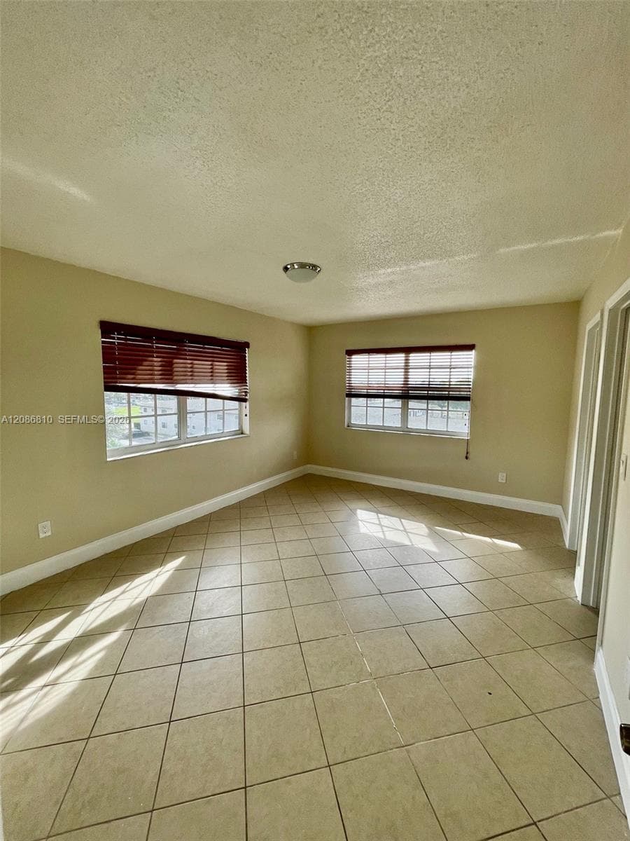 SON VIDA CONDO · #412 in Hialeah - Photo 11
