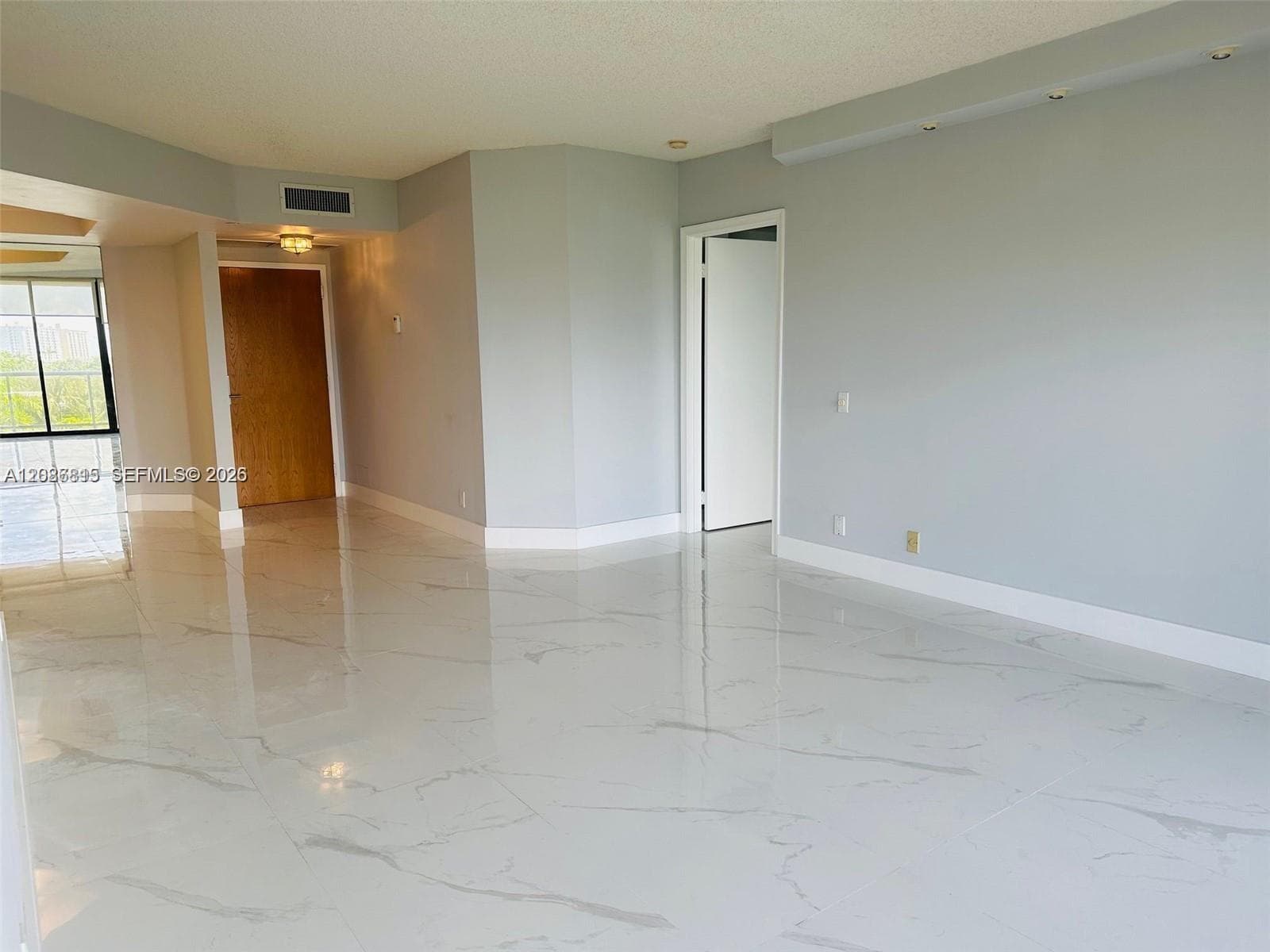 HARBORSIDE AT THE WATERWA · #503 in Aventura - Photo 6