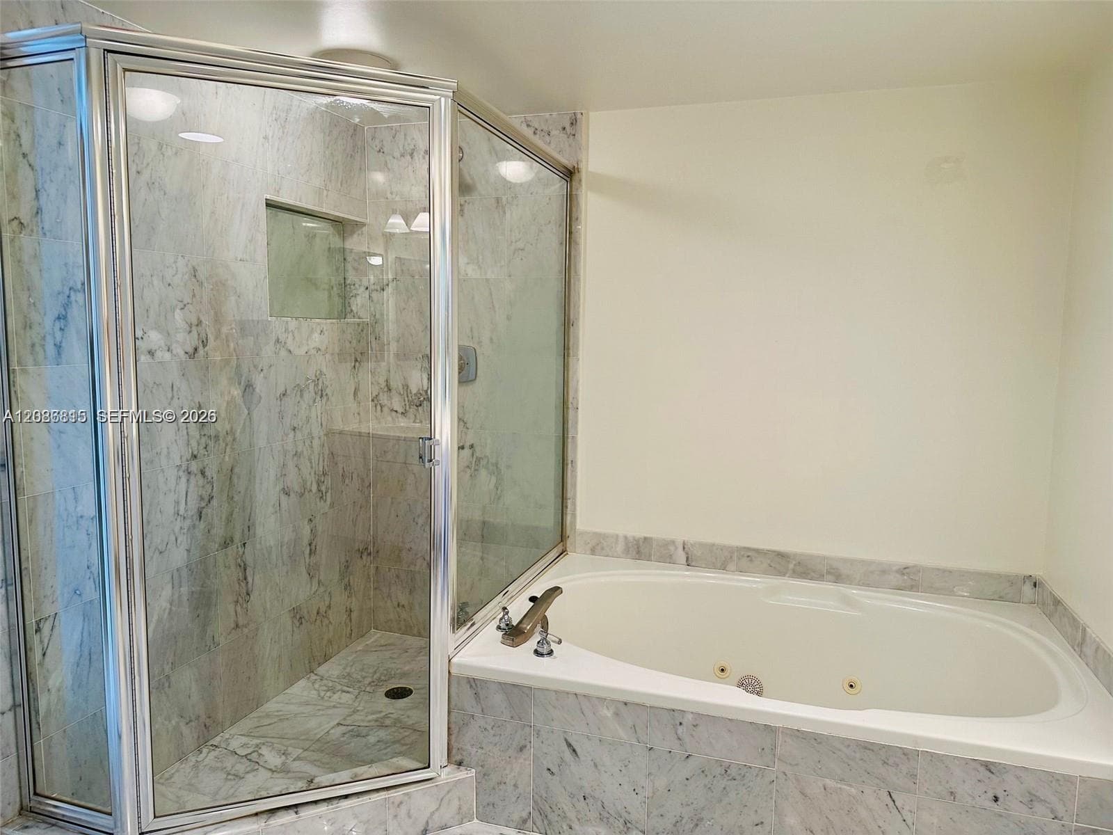 HARBORSIDE AT THE WATERWA · #503 in Aventura - Photo 12