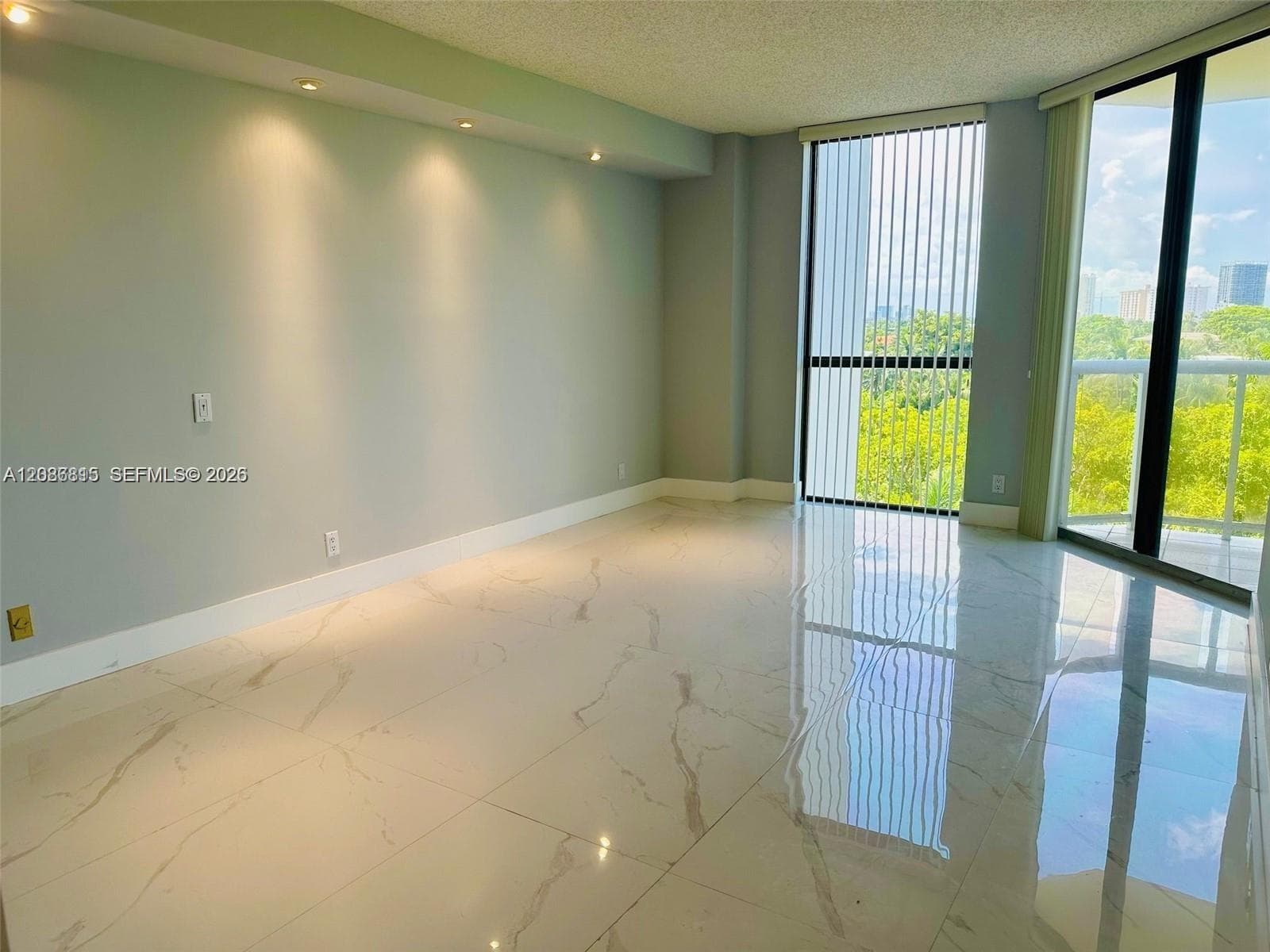 HARBORSIDE AT THE WATERWA · #503 in Aventura - Photo 10