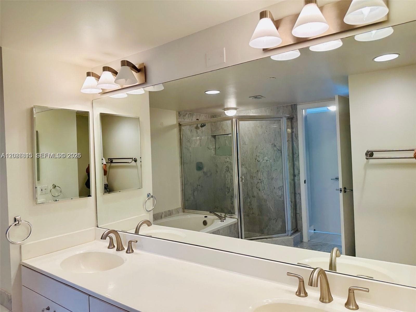HARBORSIDE AT THE WATERWA · #503 in Aventura - Photo 11