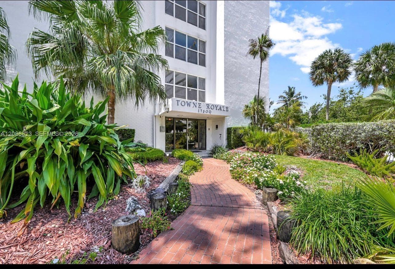 Towne Royale Condo · #204 in Sunny Isles Beach - Photo 3