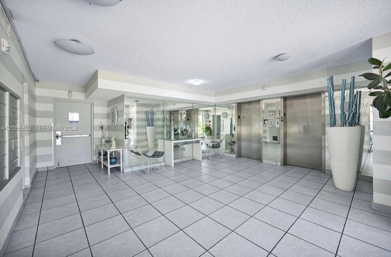 Towne Royale Condo · #204 in Sunny Isles Beach - Photo 5