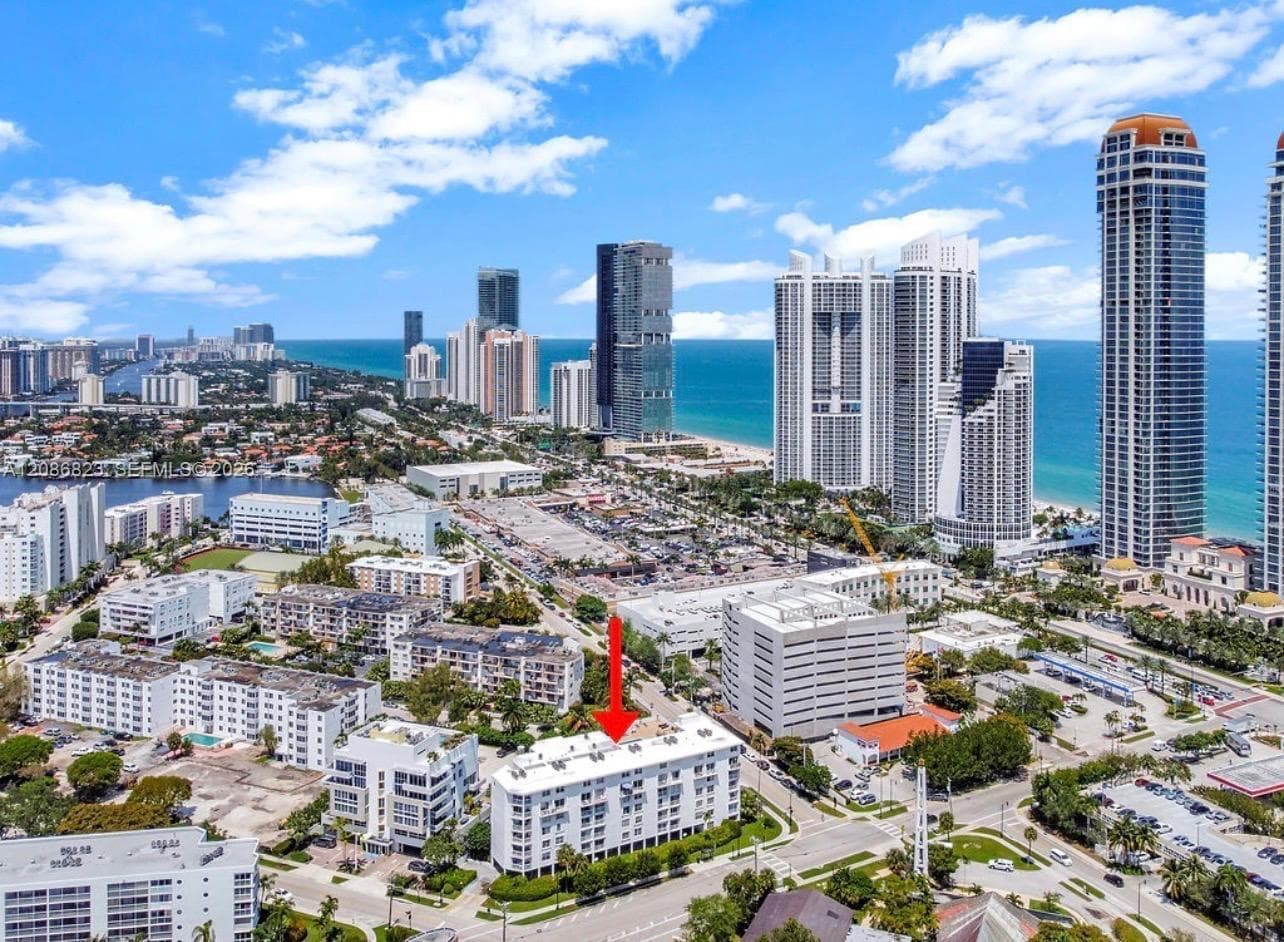 Towne Royale Condo · #204 in Sunny Isles Beach - Photo 4