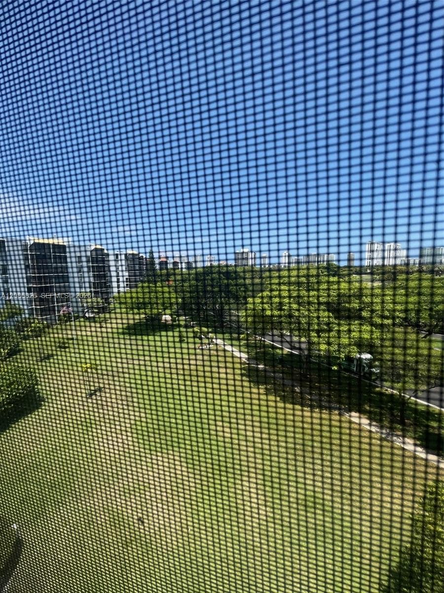 BISCAYA IV CONDO · #608 in Aventura - Photo 15