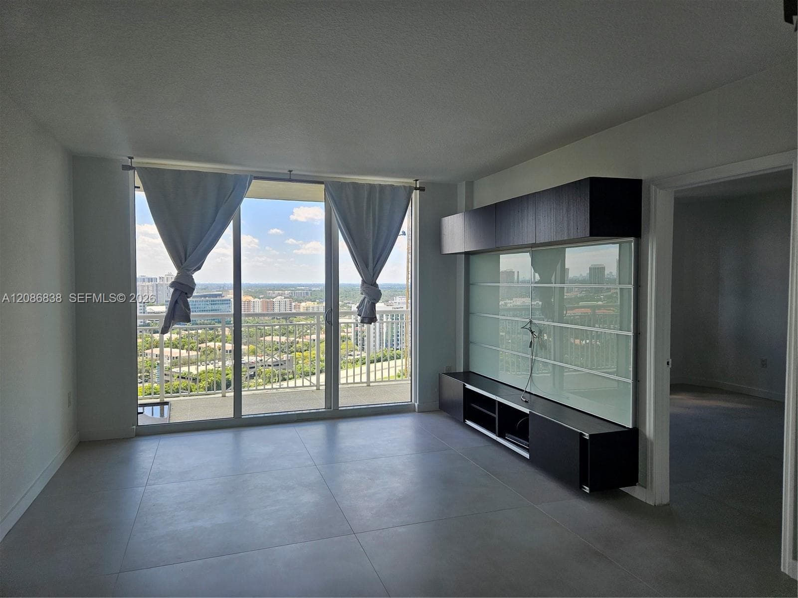 TURNBERRY ON THE GREEN · #2305 in Aventura - Photo 2