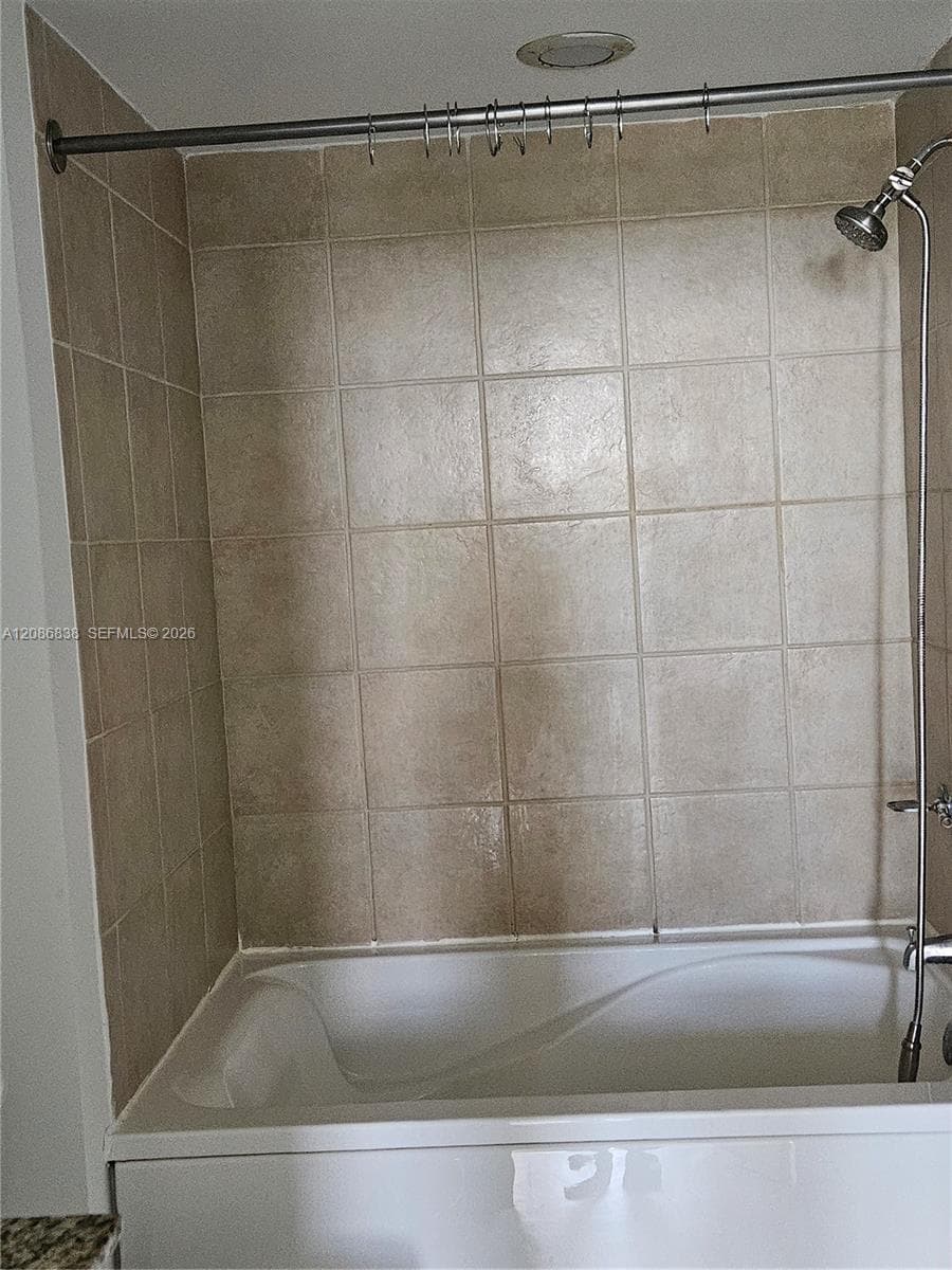 TURNBERRY ON THE GREEN · #2305 in Aventura - Photo 15